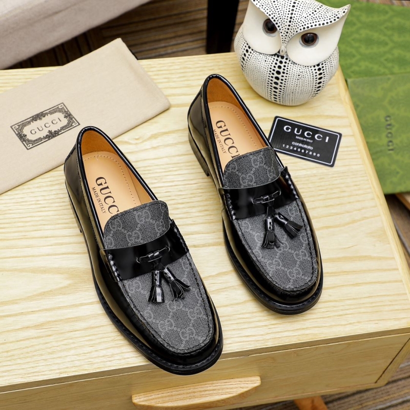 G*u*i leather shoes